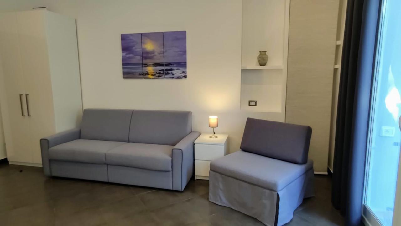 Karina, To The Beach With Terrace And Private Parking Savona Kültér fotó