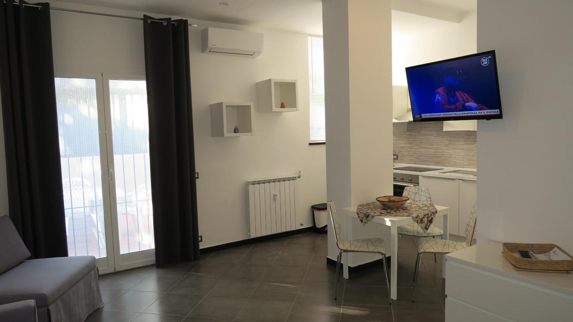 Karina, To The Beach With Terrace And Private Parking Savona Kültér fotó